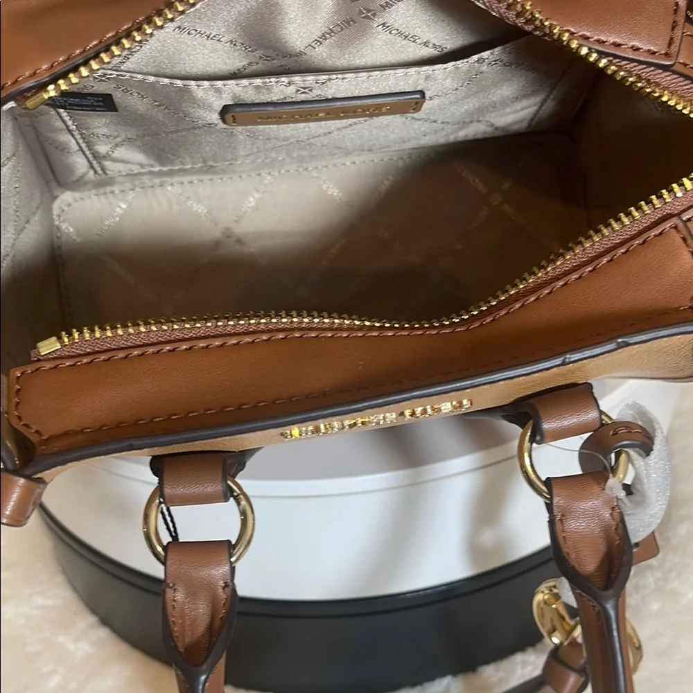 Michael Kors Tan and White Women's Bag - Picture 9 of 10